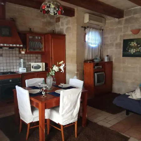 Malta. 600 Year Old House Of Character Apartament *